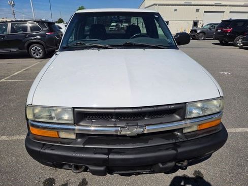 Used 2003 Chevrolet S10 Pickup LS w/ LS Preferred Equipment Group AWD/4WD image 16