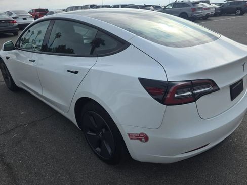 Used 2022 Tesla Model 3 Standard Range image 4