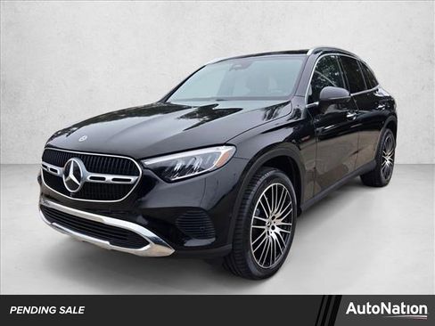 Certified 2025 Mercedes-Benz GLC 300 image 1