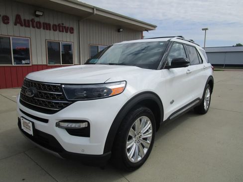 Used 2021 Ford Explorer King Ranch w/ Premium Technology Package AWD/4WD image 3