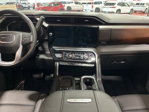 Used 2024 GMC Sierra 2500 Denali w/ Denali Reserve Package image 16