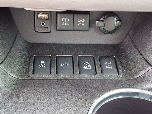 Used 2018 Toyota Highlander XLE AWD/4WD image 30