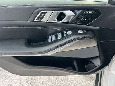 Certified 2024 BMW X7 xDrive40i w/ Premium Package image 12