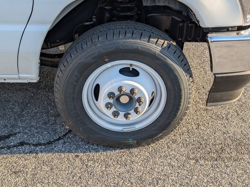 New 2026 Ford E-450 and Econoline 450 Super Duty w/ Power Equipment Group image 5