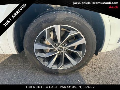 Used 2023 Audi Q5 2.0T Premium w/ Convenience Package image 10