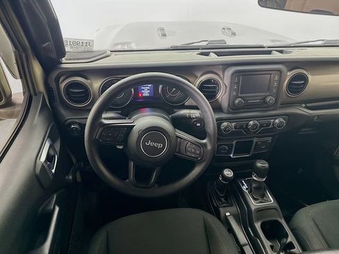 Used 2020 Jeep Gladiator Sport AWD/4WD image 21