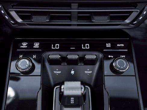 Used 2024 Porsche 911 Carrera GTS w/ Premium Package image 59