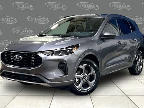 Certified 2024 Ford Escape ST-Line w/ Tech Pack #1 AWD/4WD image 3
