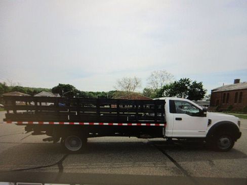 Used 2018 Ford F450 XL w/ Power Equipment Group RWD image 2