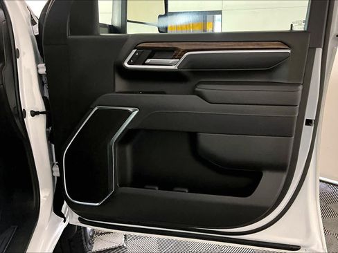Certified 2025 GMC Sierra 3500 SLE w/ SLE Value Package AWD/4WD image 22