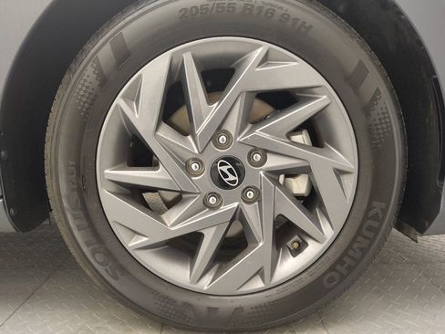 Used 2024 Hyundai Elantra SEL FWD image 31