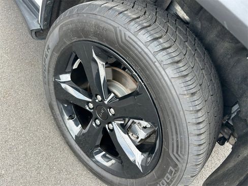 Used 2023 Jeep Grand Cherokee Altitude image 17