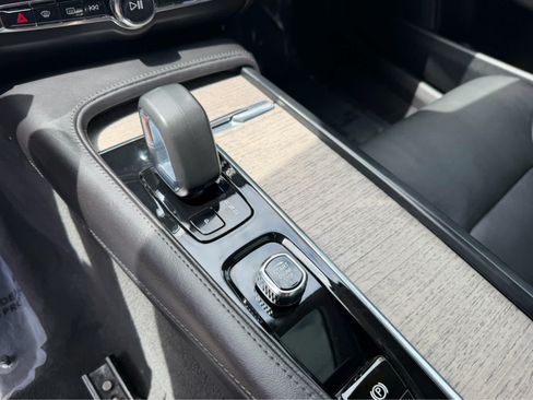 Used 2023 Volvo S90 B6 Plus AWD/4WD image 24