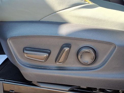 Used 2025 Toyota Tacoma Trailhunter image 13