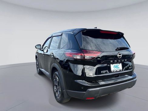 Used 2024 Nissan Rogue SV FWD image 6