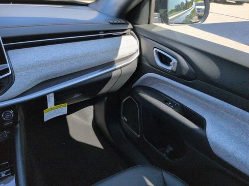 New 2026 Jeep Compass Latitude AWD/4WD image 16