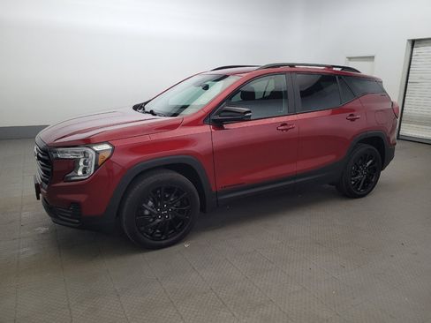 Used 2023 GMC Terrain SLE w/ Driver Convenience Package AWD/4WD image 2