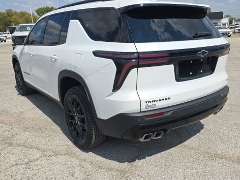Used 2024 Chevrolet Traverse LT w/ Midnight/Sport Edition FWD image 5