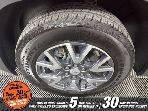 Certified 2023 GMC Acadia SLT w/ Preferred Package AWD/4WD image 14