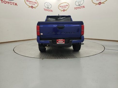 Used 2025 Toyota Tacoma TRD Sport image 7