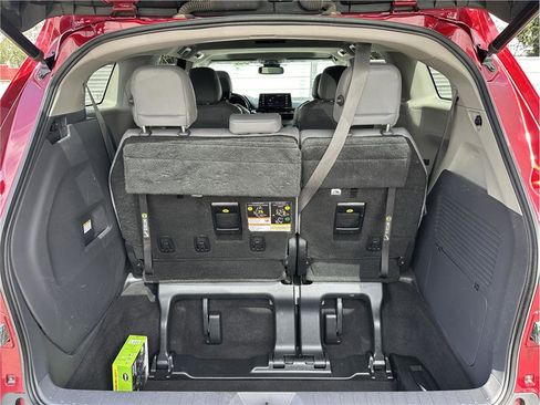 Used 2021 Toyota Sienna XLE AWD/4WD image 29