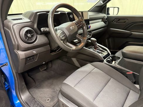 Used 2023 Chevrolet Colorado Trail Boss w/ LPO, Dark Essentials Package AWD/4WD image 31