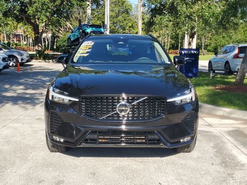 Certified 2025 Volvo XC60 B5 Core AWD/4WD image 2