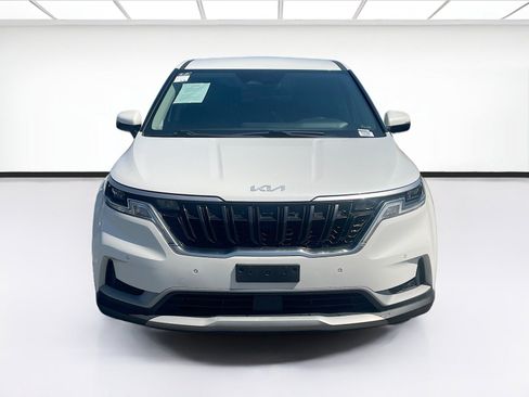 Used 2022 Kia Carnival EX FWD image 2