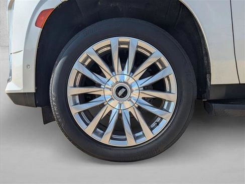 Used 2023 Cadillac Escalade ESV Premium Luxury image 21