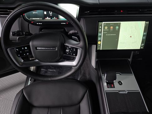 New 2026 Land Rover Range Rover SE image 13