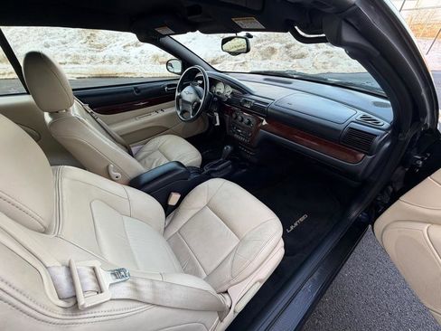 Used 2002 Chrysler Sebring Limited image 17