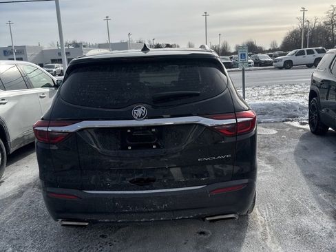 Used 2019 Buick Enclave Essence image 3