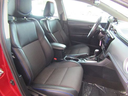 Used 2017 Toyota Corolla SE FWD image 11