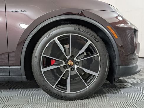 Certified 2025 Porsche Macan 4S Electric AWD/4WD image 14