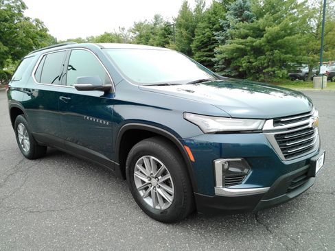 Certified 2023 Chevrolet Traverse LT w/ LPO, Floor Liner Package AWD/4WD image 2