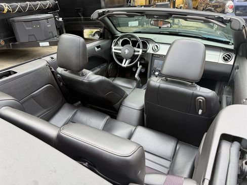 Used 2006 Ford Mustang GT RWD image 44