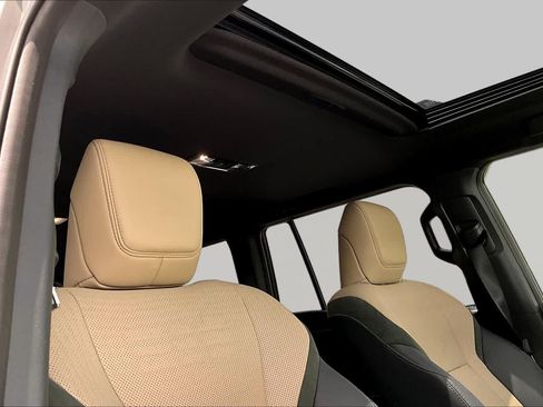 Used 2025 Lexus GX 550 AWD/4WD image 14