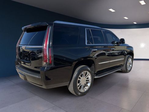 Used 2020 Cadillac Escalade 2WD image 5