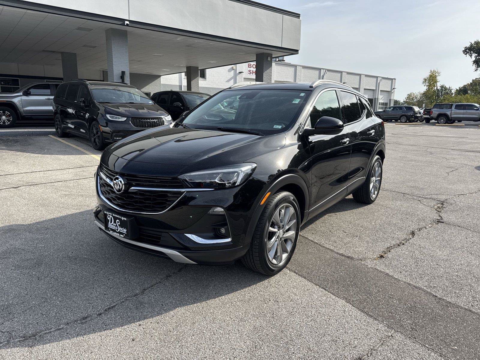 Used 2023 Buick Encore GX Essence w/ Experience Buick Package FWD image 1