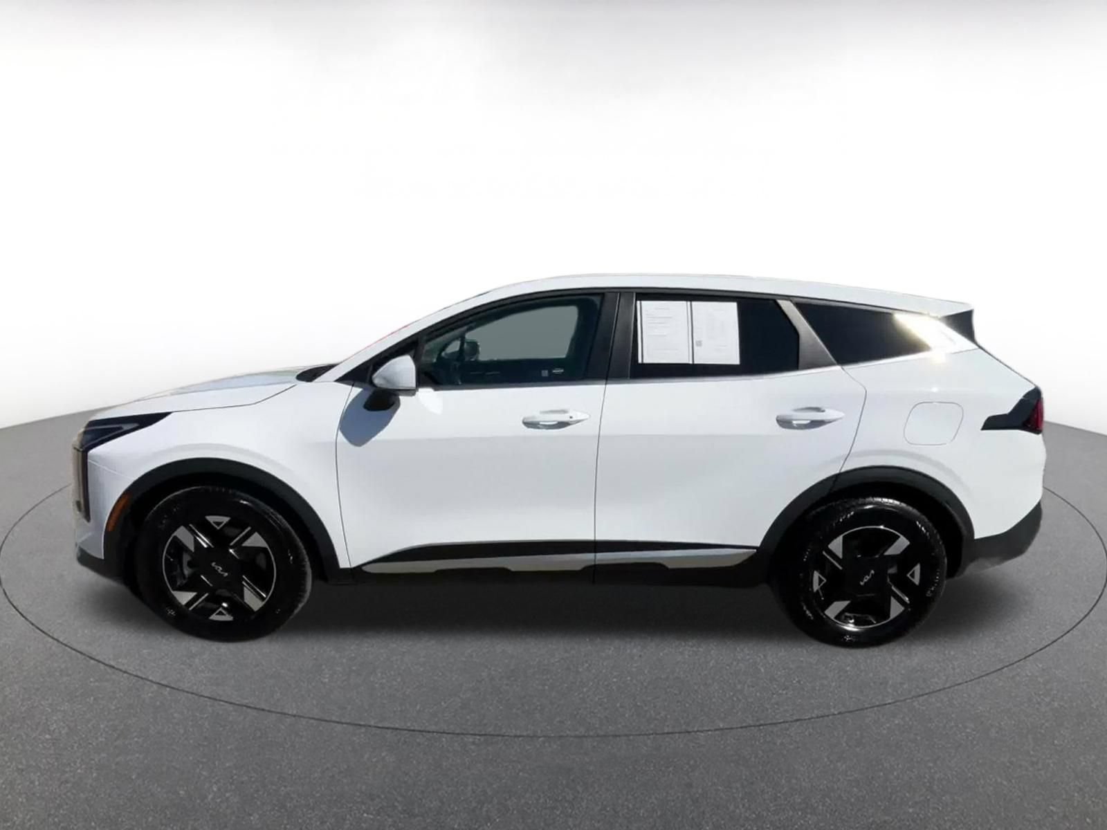Used 2026 Kia Sportage LX FWD image 8