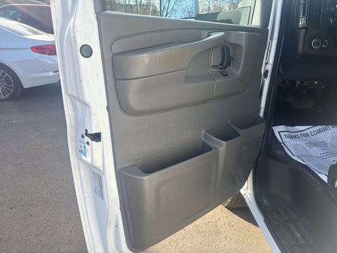 Used 2014 Chevrolet Express 3500 image 28