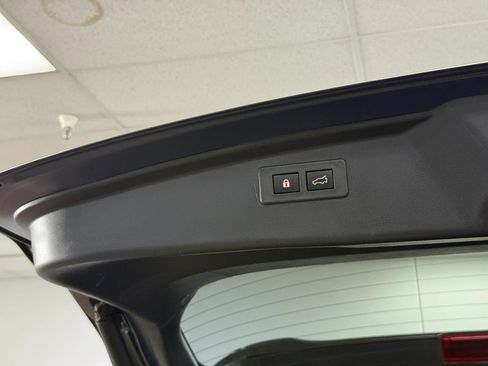 Used 2023 Subaru Outback Premium AWD/4WD image 14