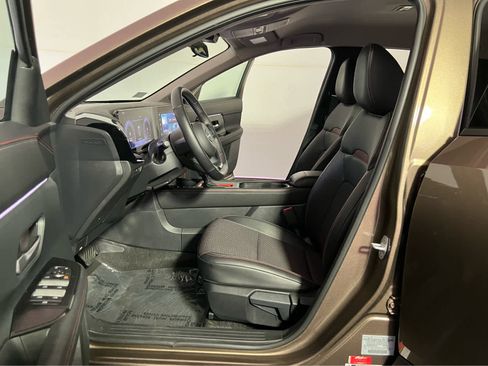 Used 2025 Nissan Kicks SR image 20