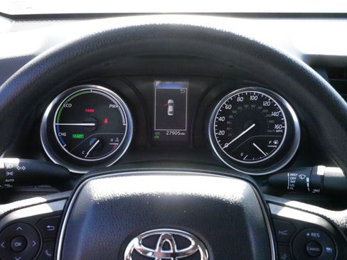 Used 2018 Toyota Camry LE image 21