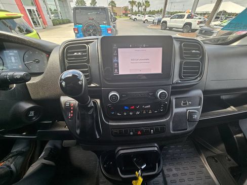 Used 2025 RAM ProMaster 2500 w/ Convenience Group FWD image 17