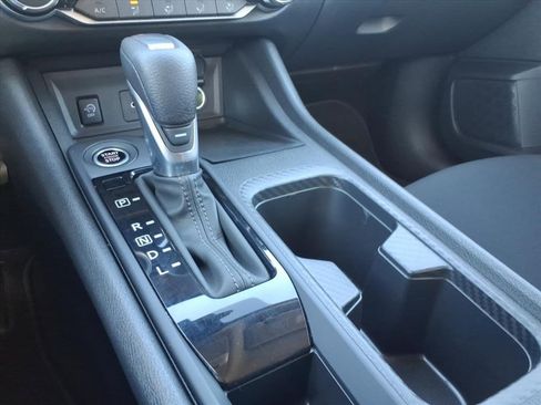 Used 2025 Nissan Sentra S image 19