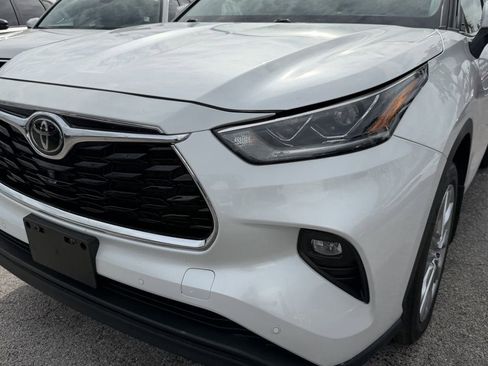 Used 2023 Toyota Highlander Limited AWD/4WD image 11