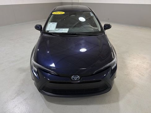 Used 2024 Toyota Corolla LE FWD image 3