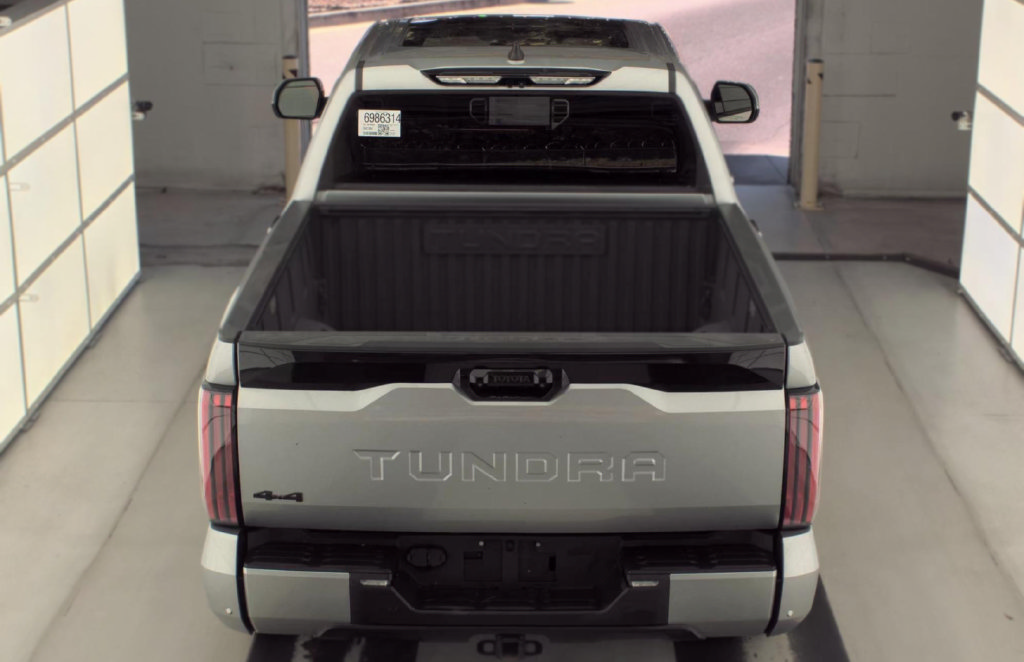 Used 2024 Toyota Tundra Platinum AWD/4WD image 5