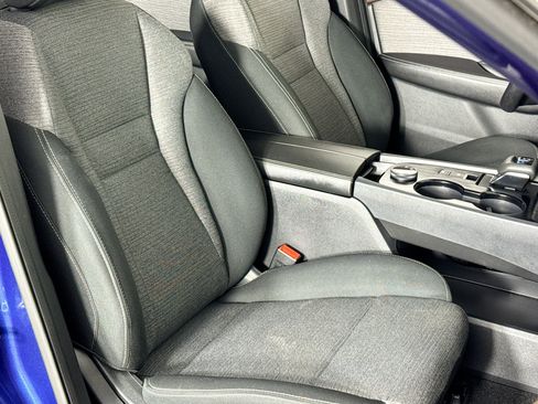 Used 2022 Nissan Rogue SV image 36